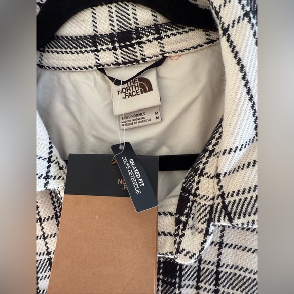 The North Face Valley Twill Utility Shacket - Picture 6 of 8